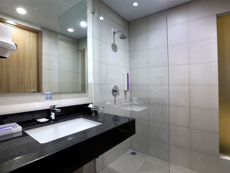 Quest Prime Cikarang By Aston Hotel Bekasi Luaran gambar